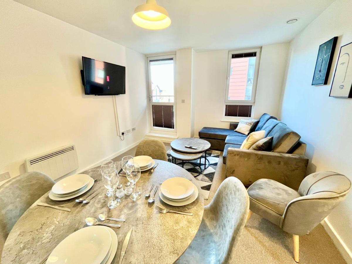 2 Bedroom, 2 Bathroom Modern Apartment Close To Ocean Village, Free Parking, Single Or Double Beds Southampton Buitenkant foto