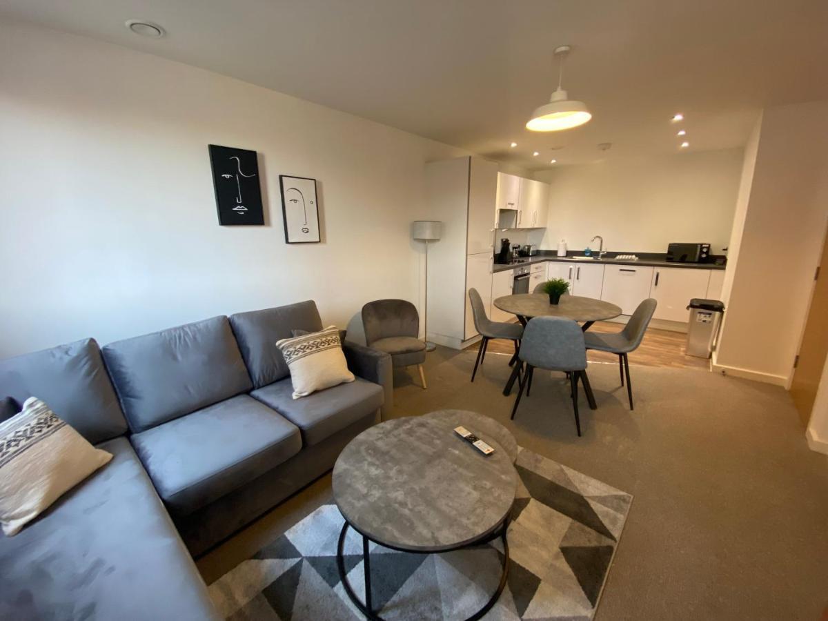 2 Bedroom, 2 Bathroom Modern Apartment Close To Ocean Village, Free Parking, Single Or Double Beds Southampton Buitenkant foto